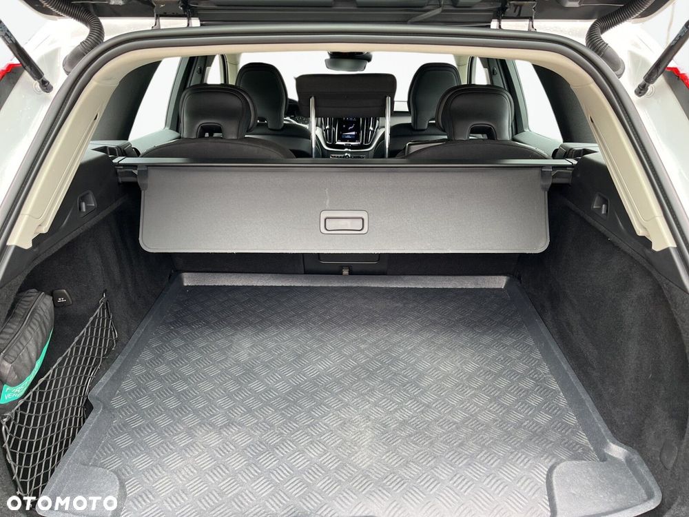 Volvo XC 60 B4 B Momentum - 18