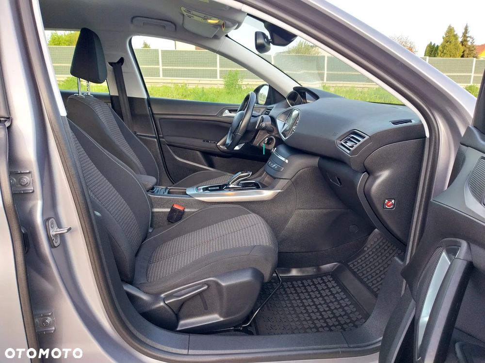 Peugeot 308 1.2 PureTech GPF Active Pack Business S&S EAT8 - 30