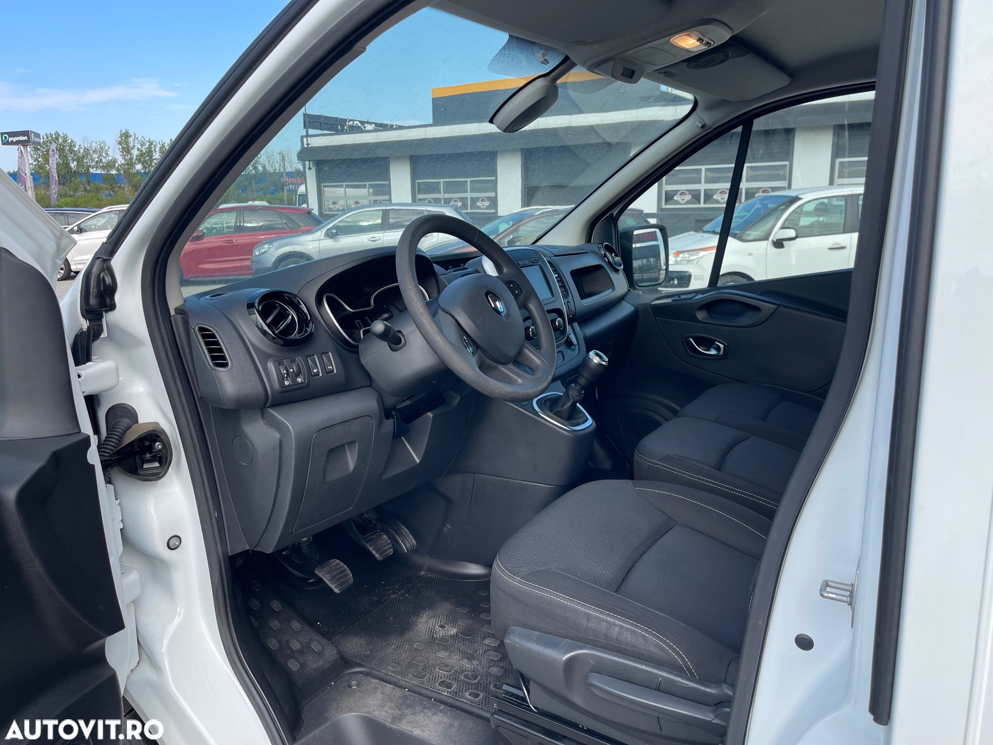 Renault Trafic - 10