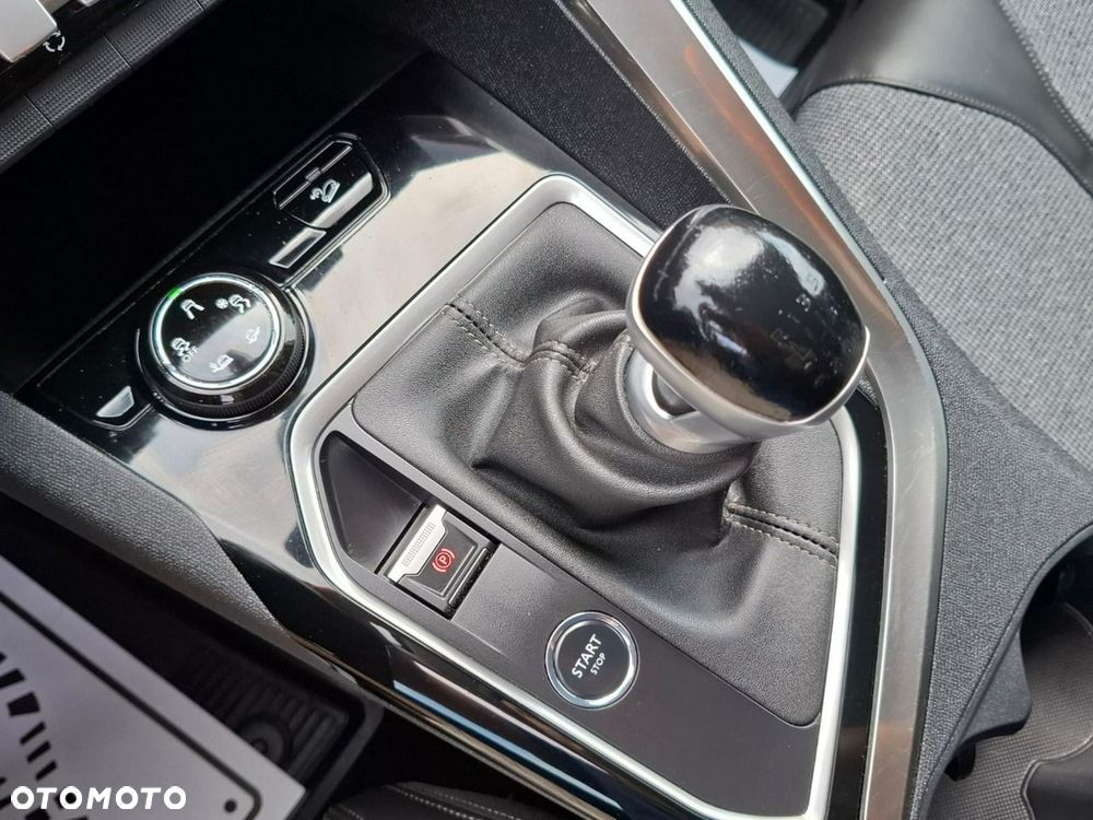 Peugeot 3008 PureTech 130 Stop & Start GPF Allure - 31