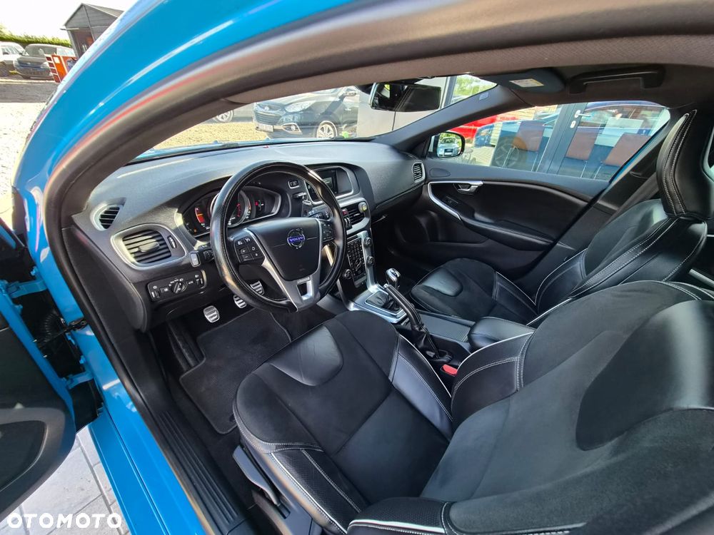 Volvo V40 D4 Kinetic - 34