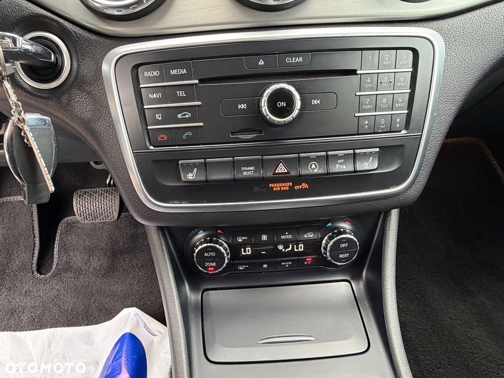 Mercedes-Benz GLA 250 7G-DCT SCORE - 15