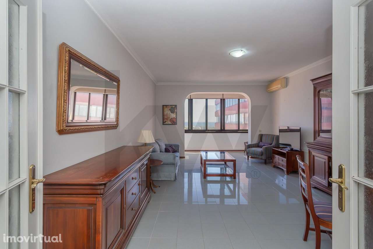 O seu novo lar no alto de Nova Oeiras — T3 com Vista Mar e Serra - Grande imagem: 5/43