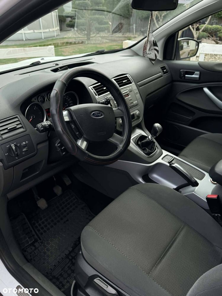 Ford Kuga - 2