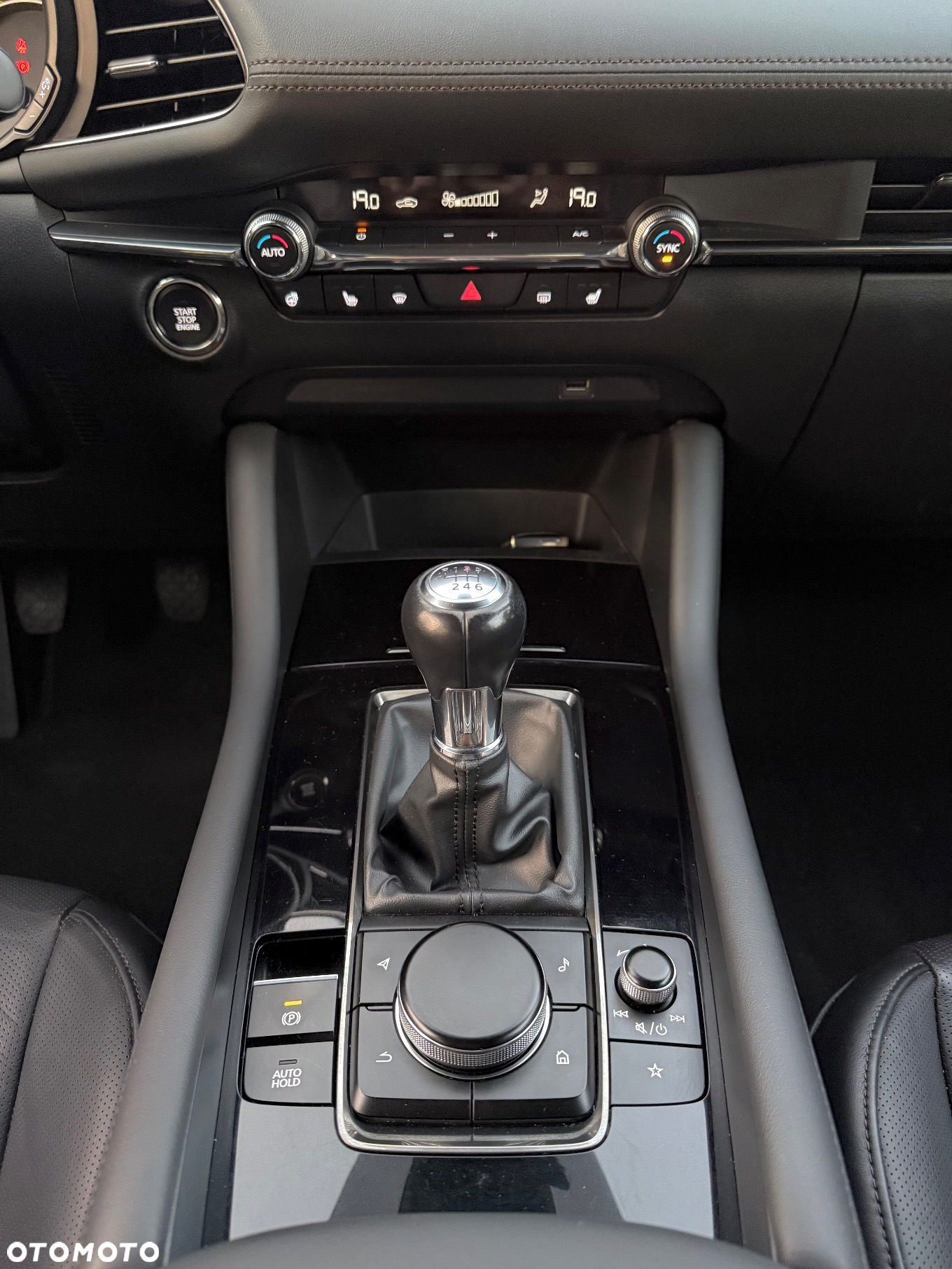 Mazda 3 SKYACTIV-G 2.0 M-Hybrid SELECTION - 11