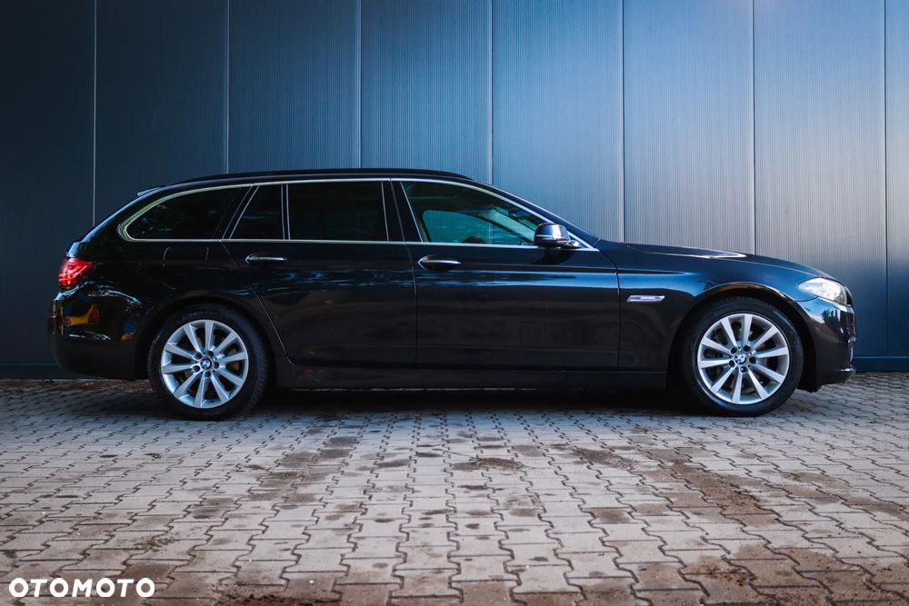 BMW Seria 5 525d Sport-Aut Luxury Line - 4