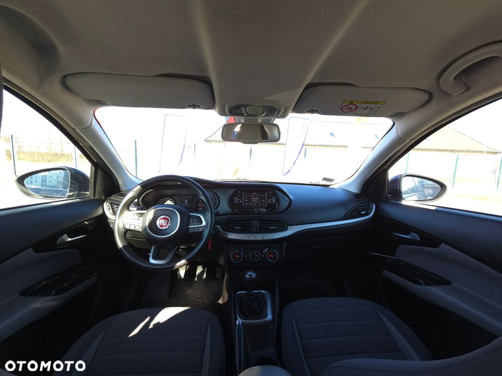 Fiat Tipo 1.6 MultiJet 16v Lounge - 32