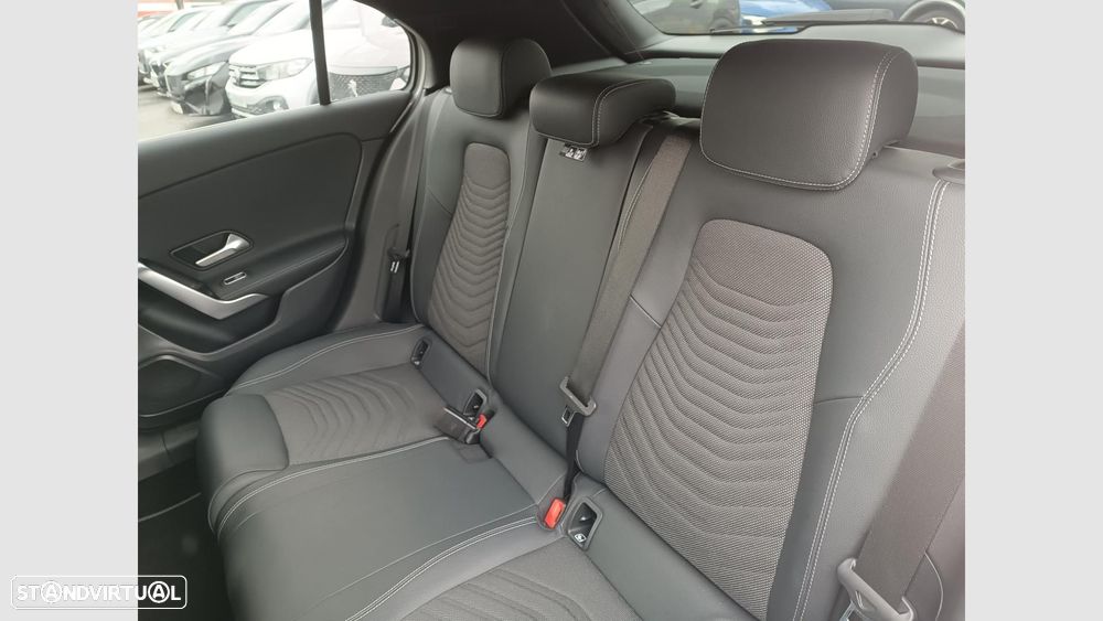 Mercedes-Benz A 250 e - 12