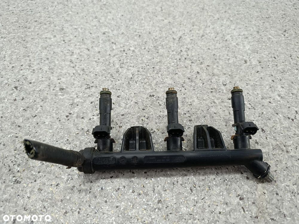LISTWA WTRYSKOWA BENZYNA SKODA FABIA II 03D133329B 03D133319J 03D906031F - 1