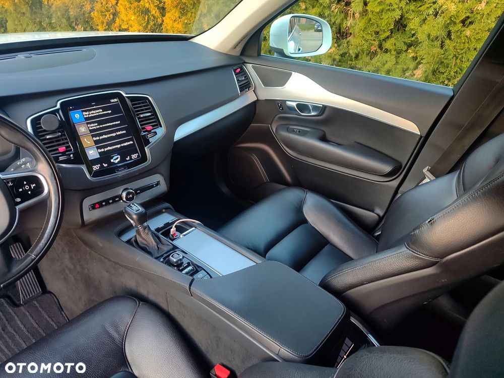 Volvo XC 90 B5 D AWD Geartronic Momentum - 24