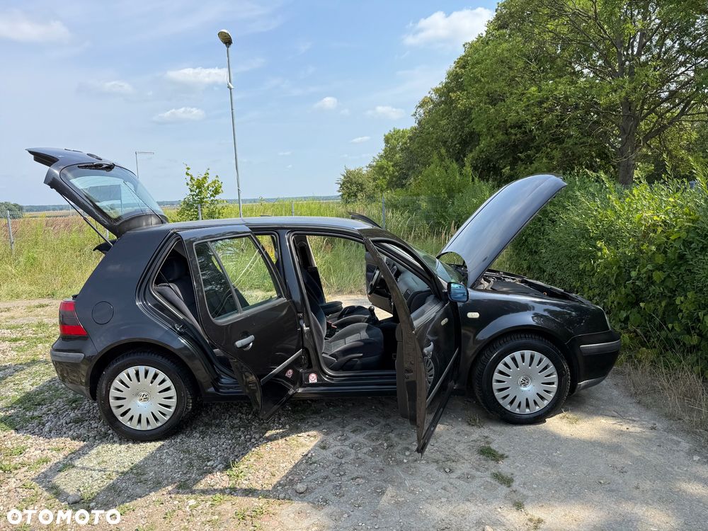 Volkswagen Golf 1.6 - 19