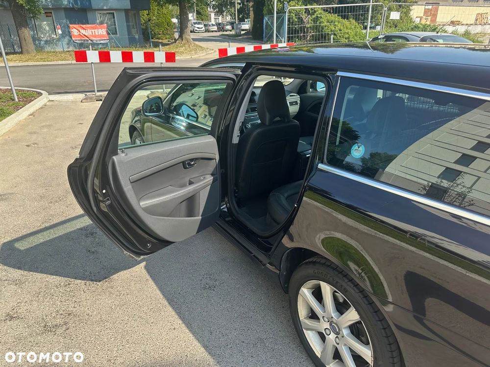 Volvo V70 D4 Geartronic Momentum - 23