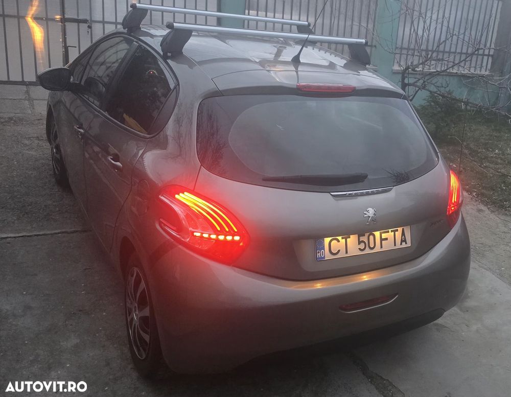 Peugeot 208 - 14