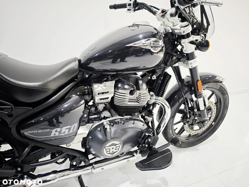 Royal Enfield Super Meteor - 11
