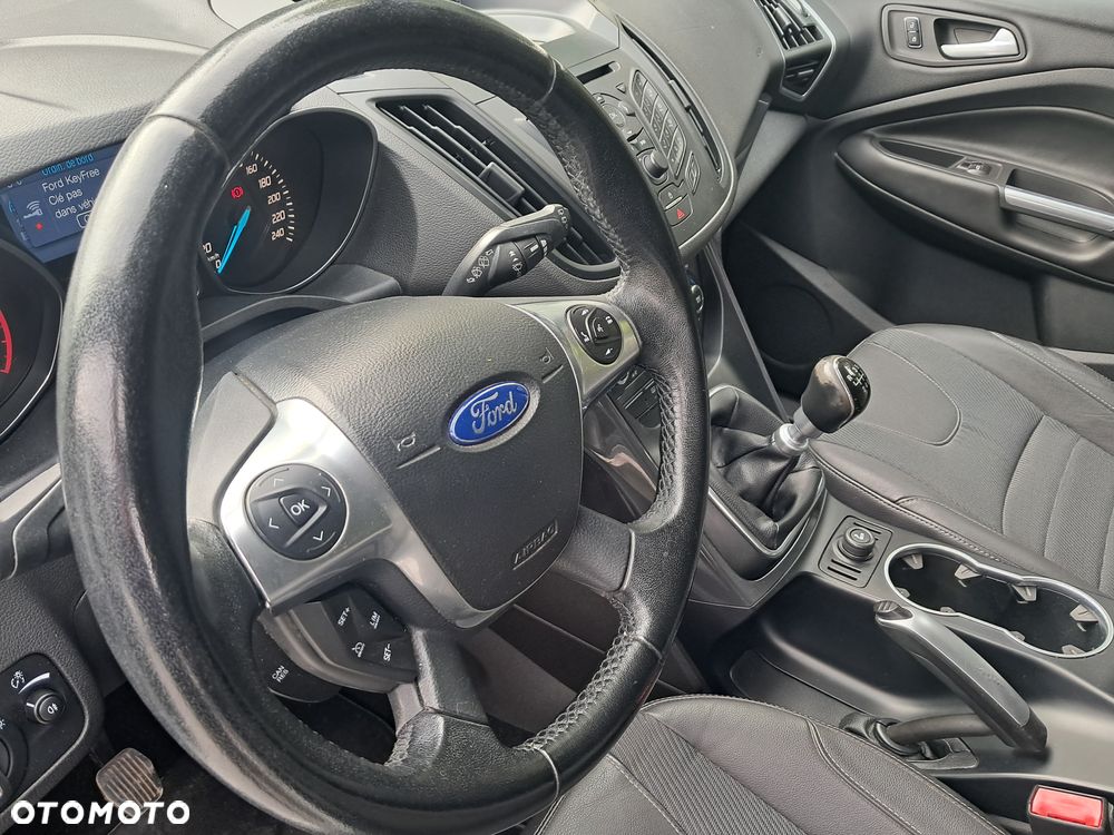Ford Kuga 2.0 TDCi 2x4 Titanium - 35