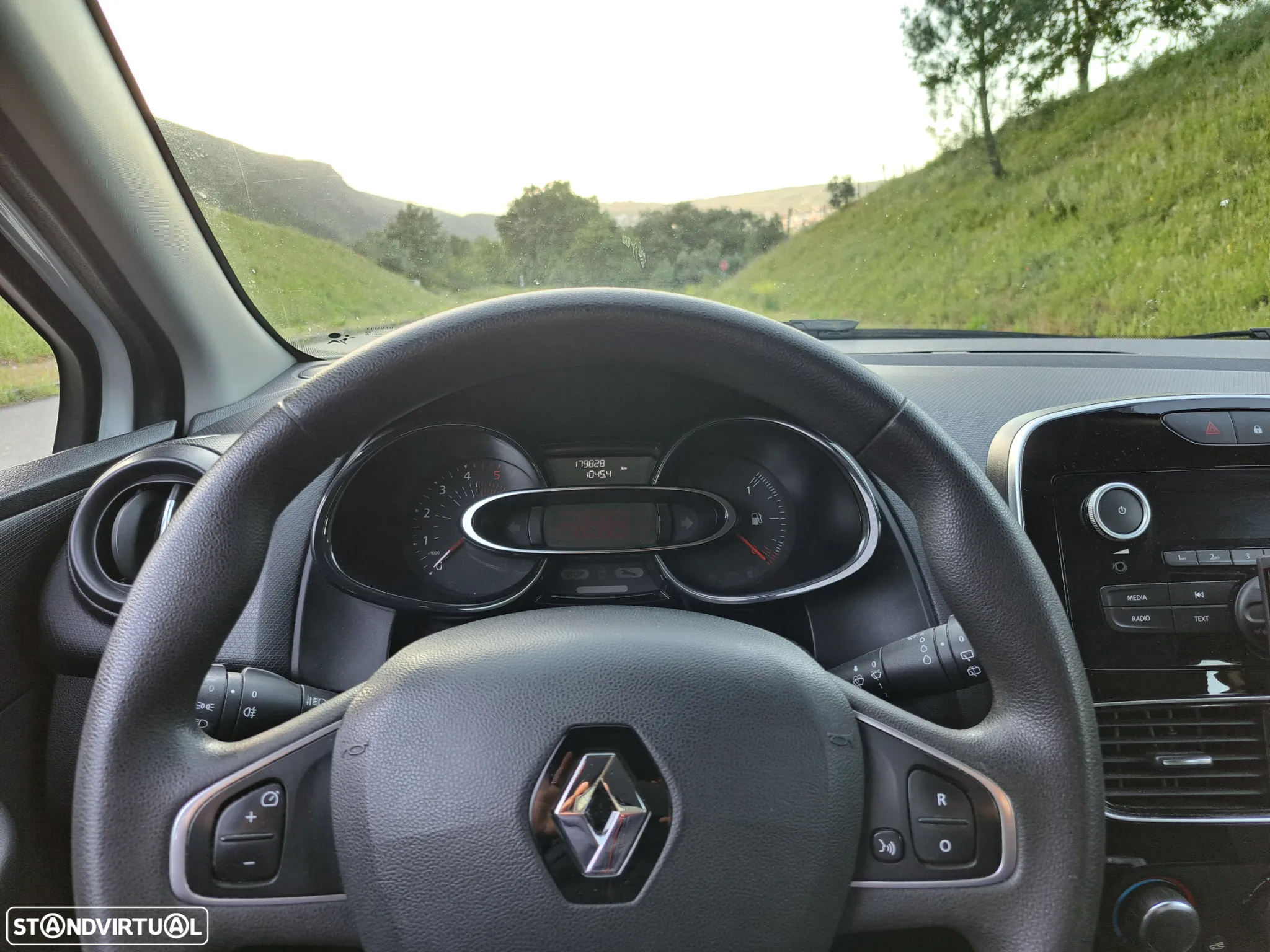 Renault CLIO - 15