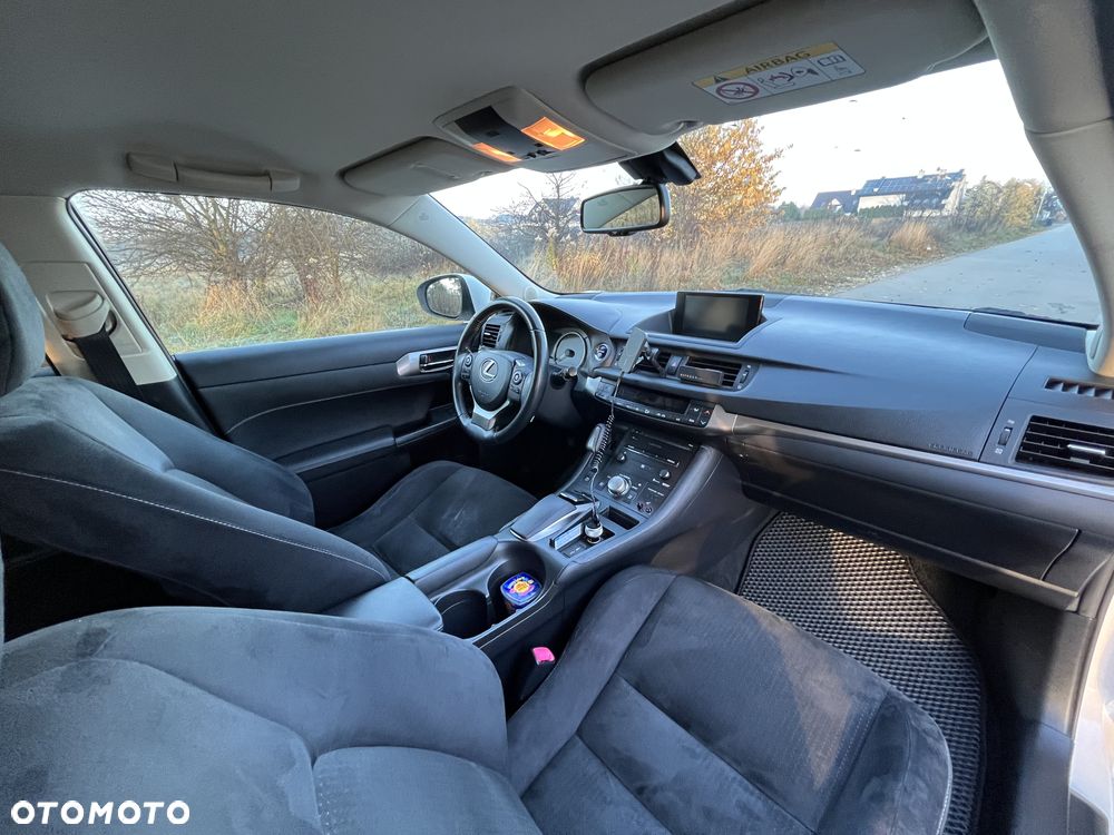 Lexus CT - 15