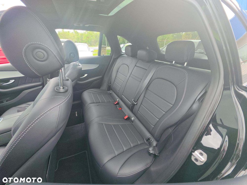 Mercedes-Benz GLC 300 4Matic 9G-TRONIC AMG Line - 9