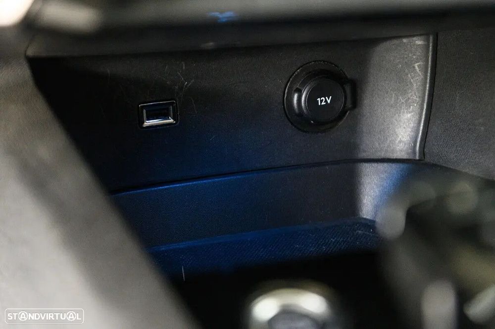 Peugeot 5008 1.5 BlueHDi Allure EAT8 - 41