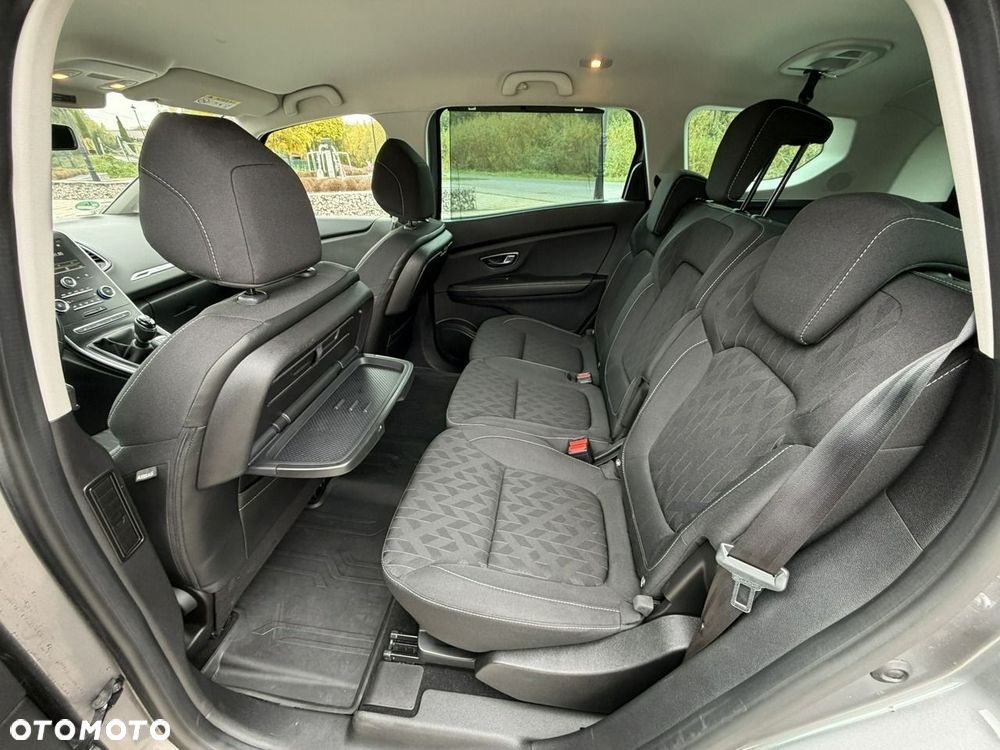 Renault Grand Scenic - 16