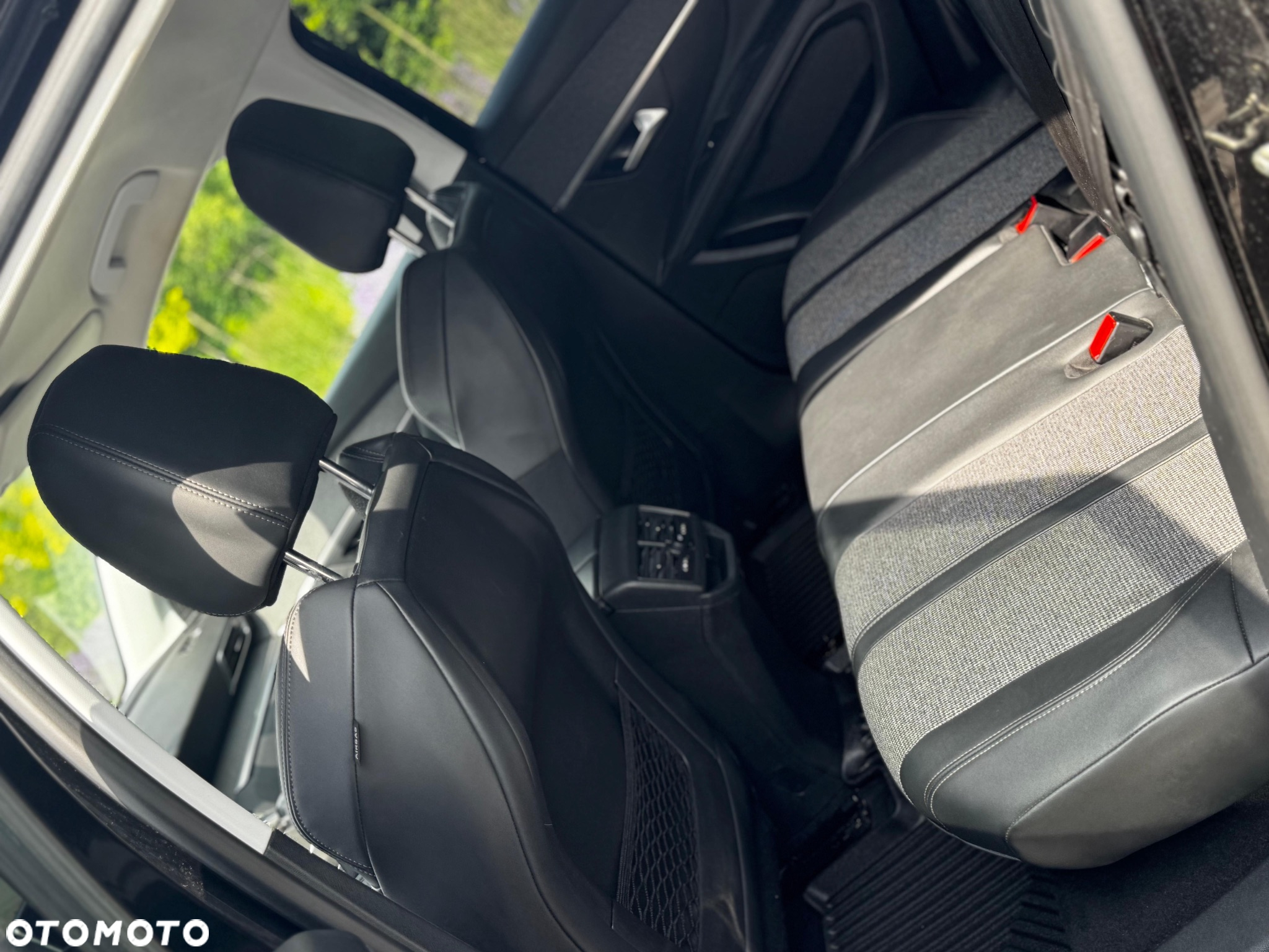 Peugeot 3008 1.2 PureTech Allure S&S - 8