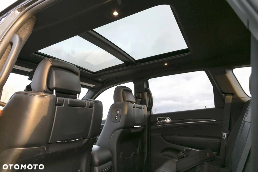 Jeep Grand Cherokee - 19