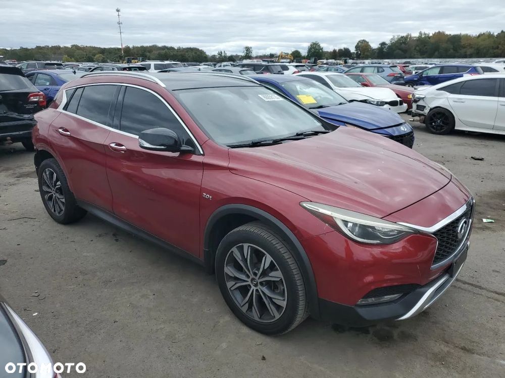 Infiniti QX - 1