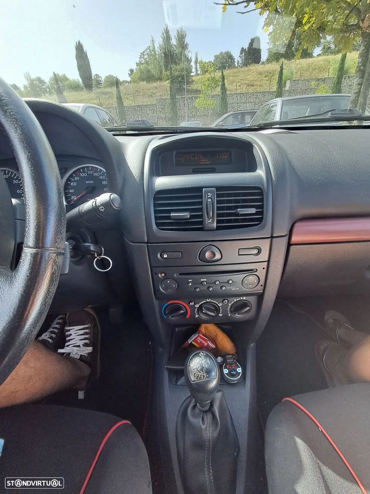 Renault Clio 1.2 16V Expression - 9