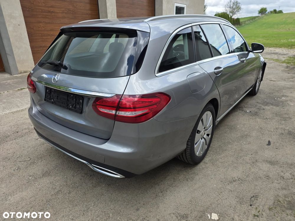 Mercedes-Benz Klasa C 180 (BlueEFFICIENCY) - 40