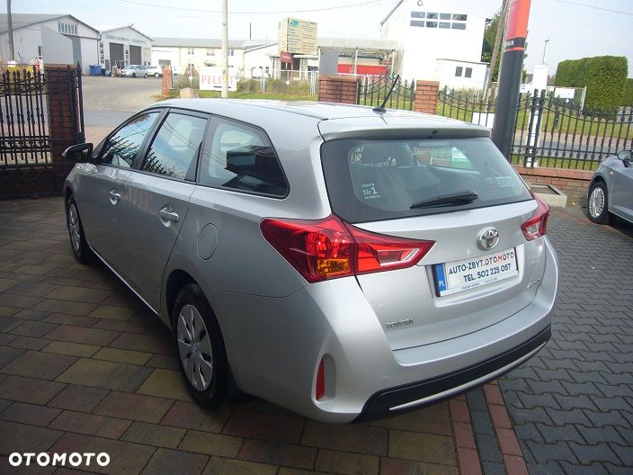 Toyota Auris 1.4 D-4D Active - 9