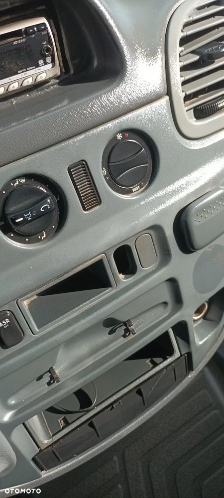 Mercedes-Benz Sprinter - 13