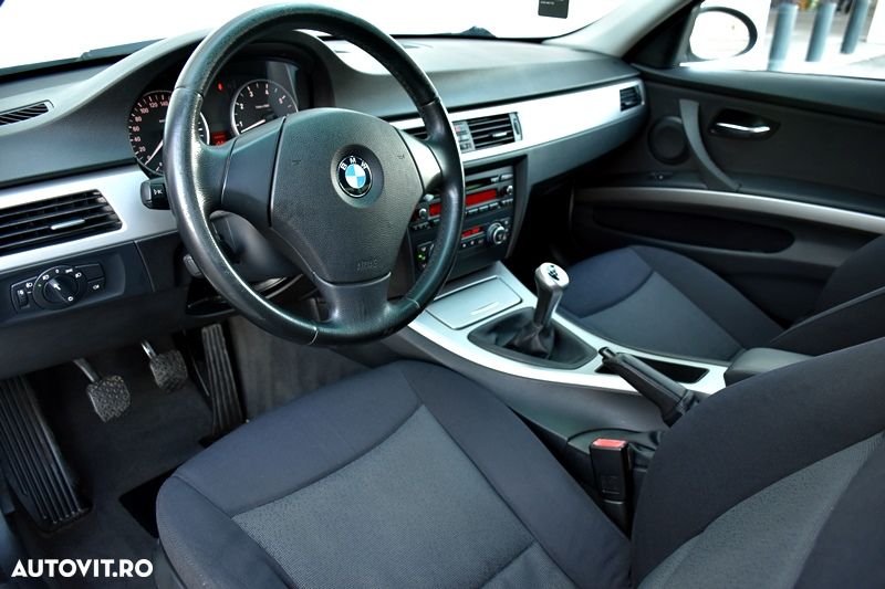 BMW Seria 3 318i - 9