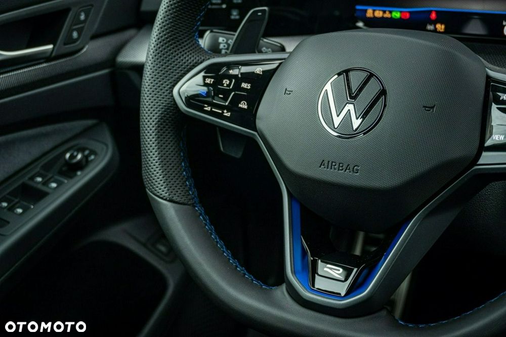 Volkswagen Golf - 37