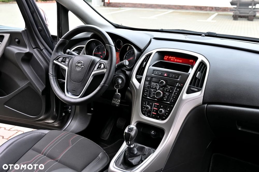 Opel Astra 1.4 T Cosmo S&S - 31