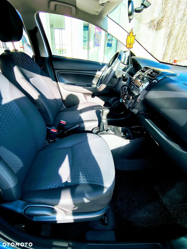 Mitsubishi Space Star 1.0 - 10