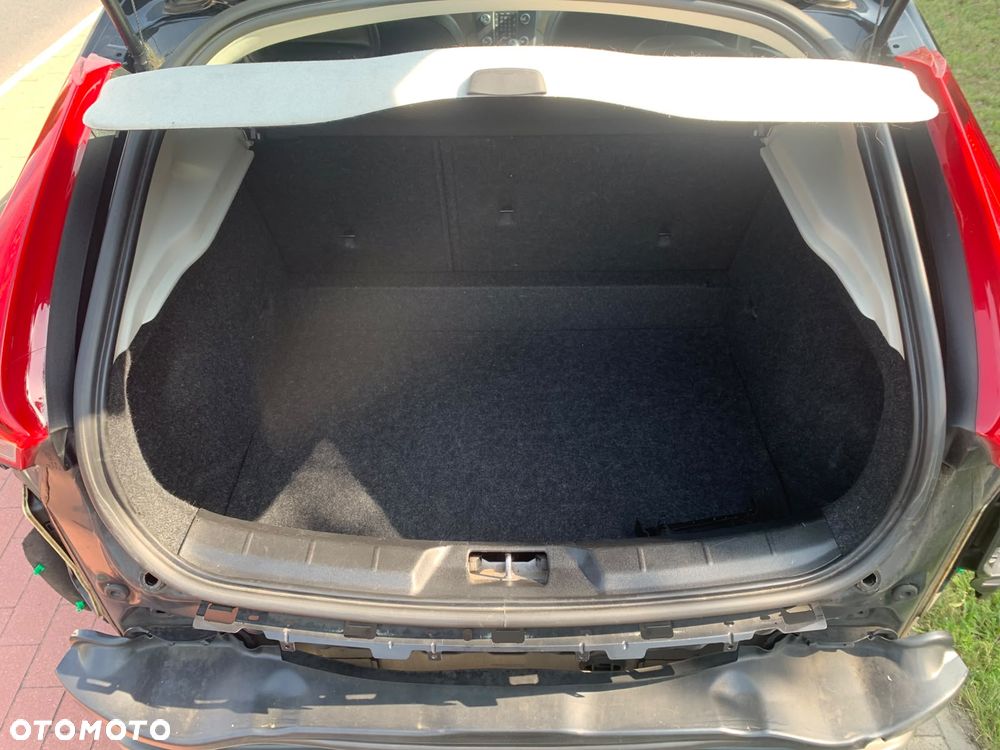 Volvo V40 D2 R-Design Kinetic - 24