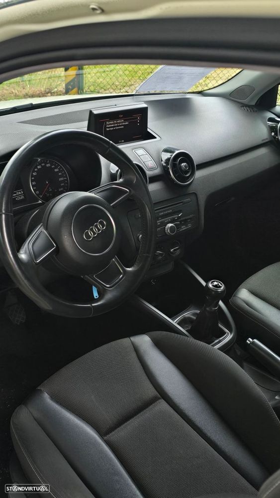 Audi A1 1.6 TDI S-line - 9