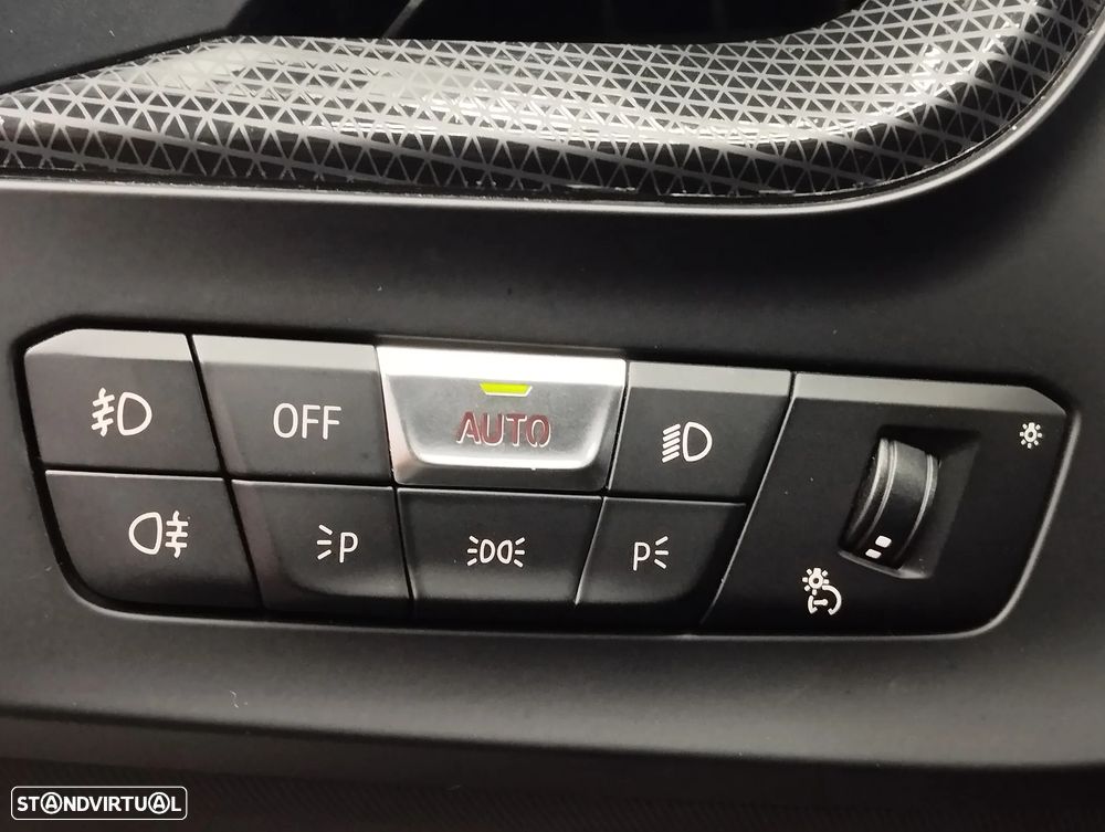 BMW 116 d Pack Desportivo M - 18