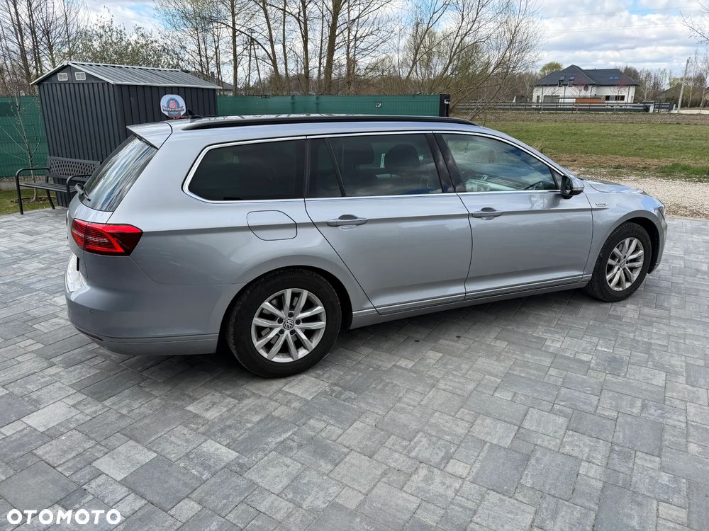 Volkswagen Passat 1.6 TDI SCR DSG Comfortline - 10