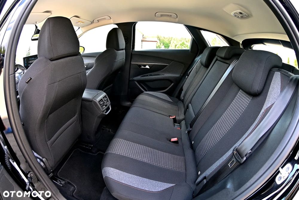 Peugeot 3008 1.2 PureTech Allure S&S - 20