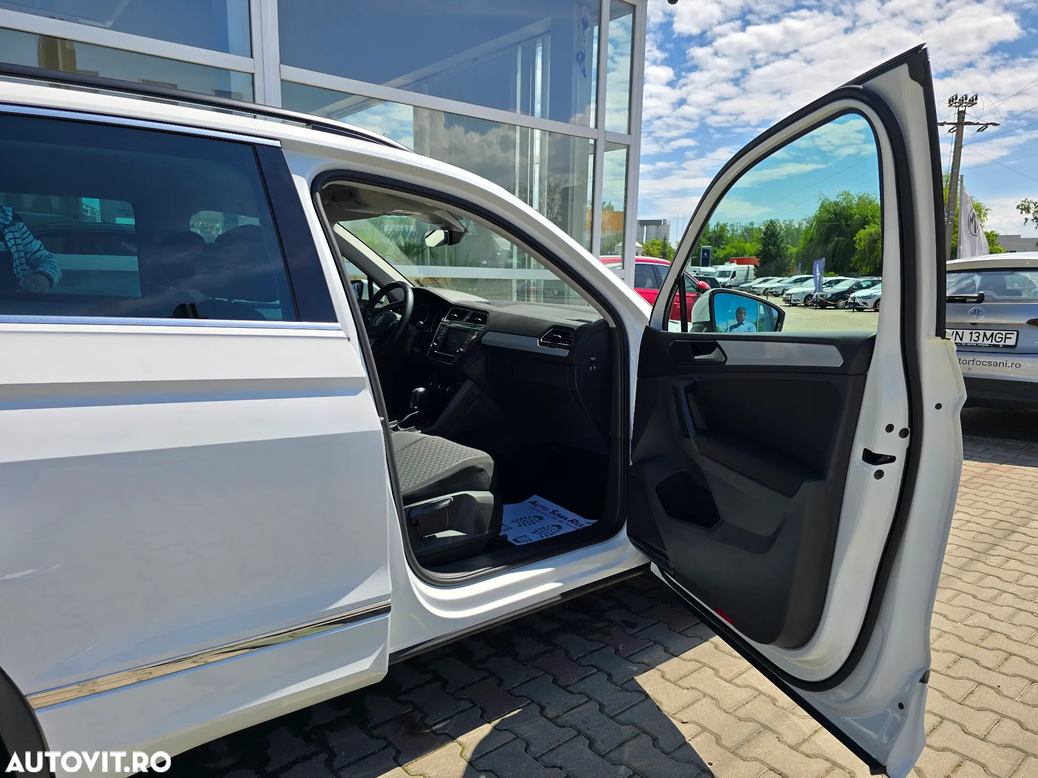 Volkswagen Tiguan 2.0 TDI SCR 4MOTION DSG R-Line - 9