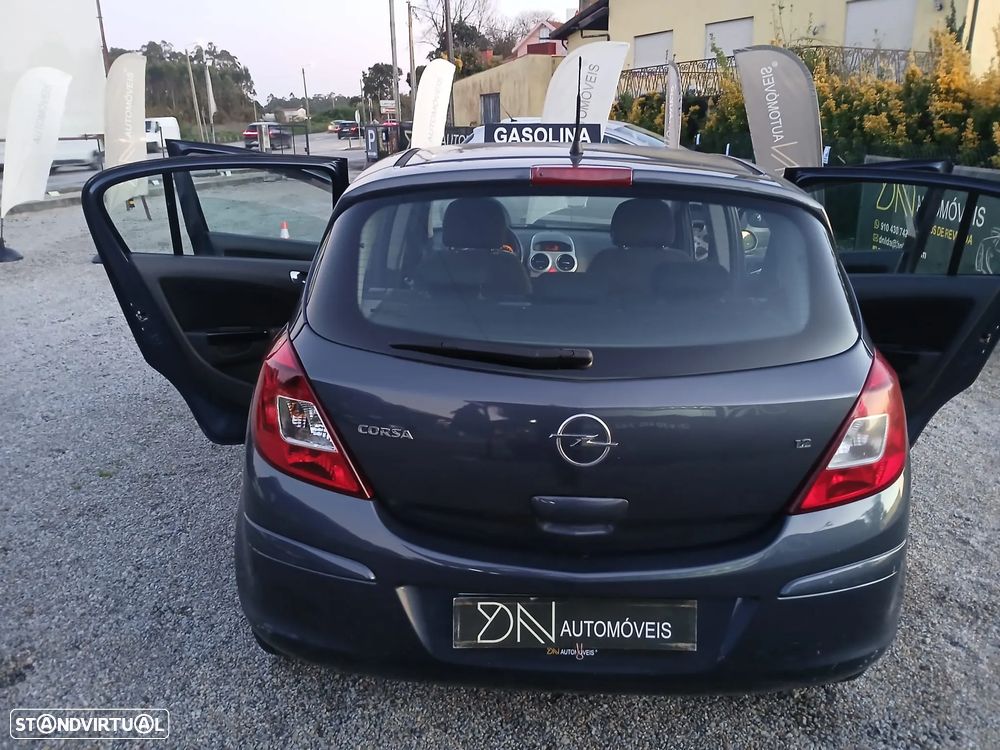 Opel Corsa 1.2 16V Cosmo - 6