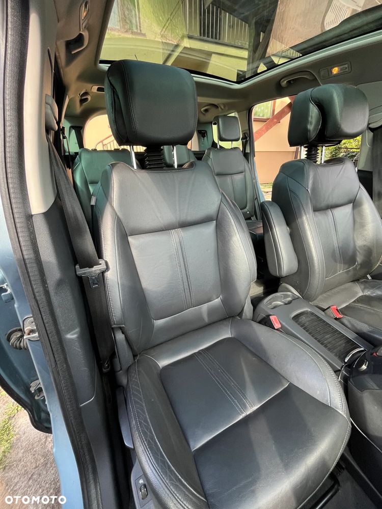 Peugeot 5008 2.0 HDi Premium + - 19
