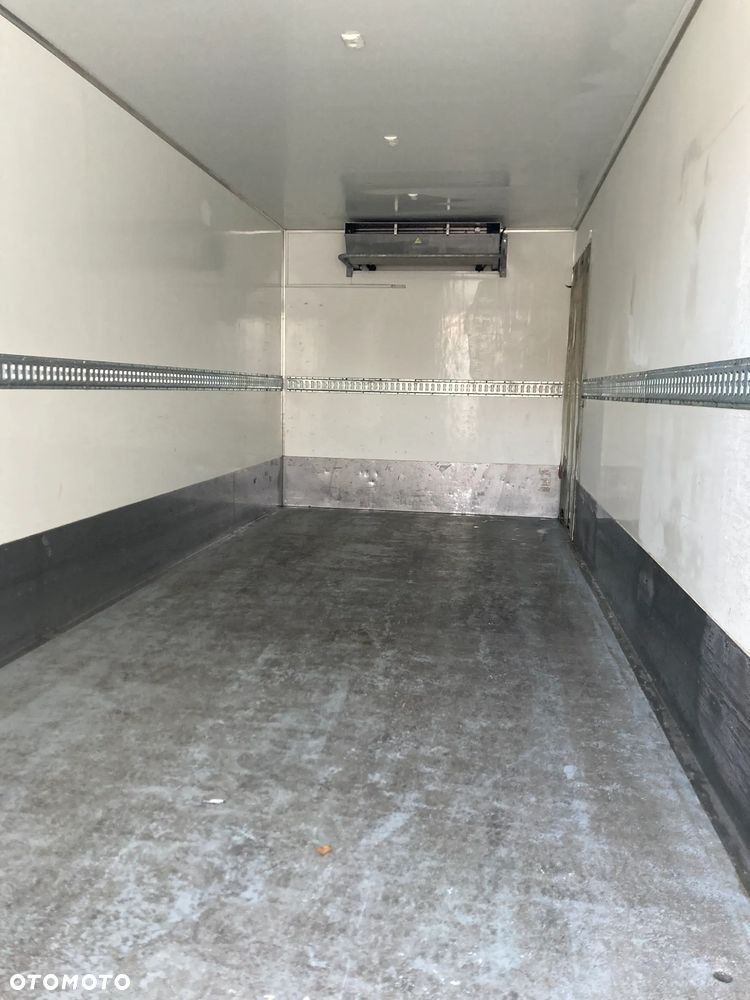 Zabudowa kontener chłodnia izoterma magazyn, Carrier 750 - 3