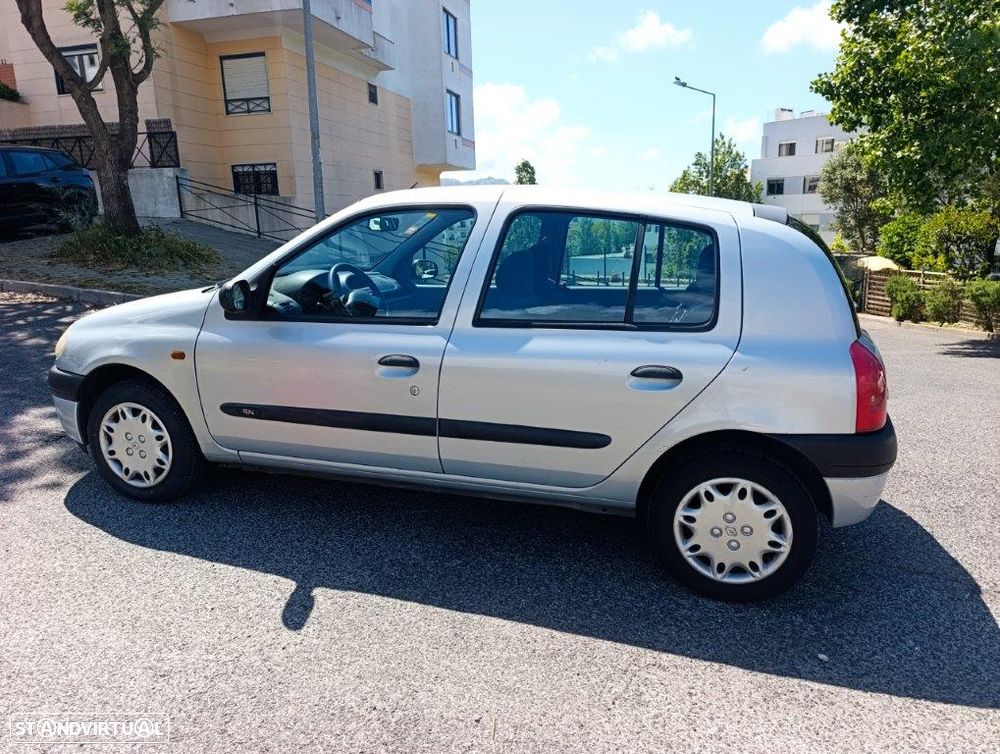 Renault Clio 1.2 RN - 9