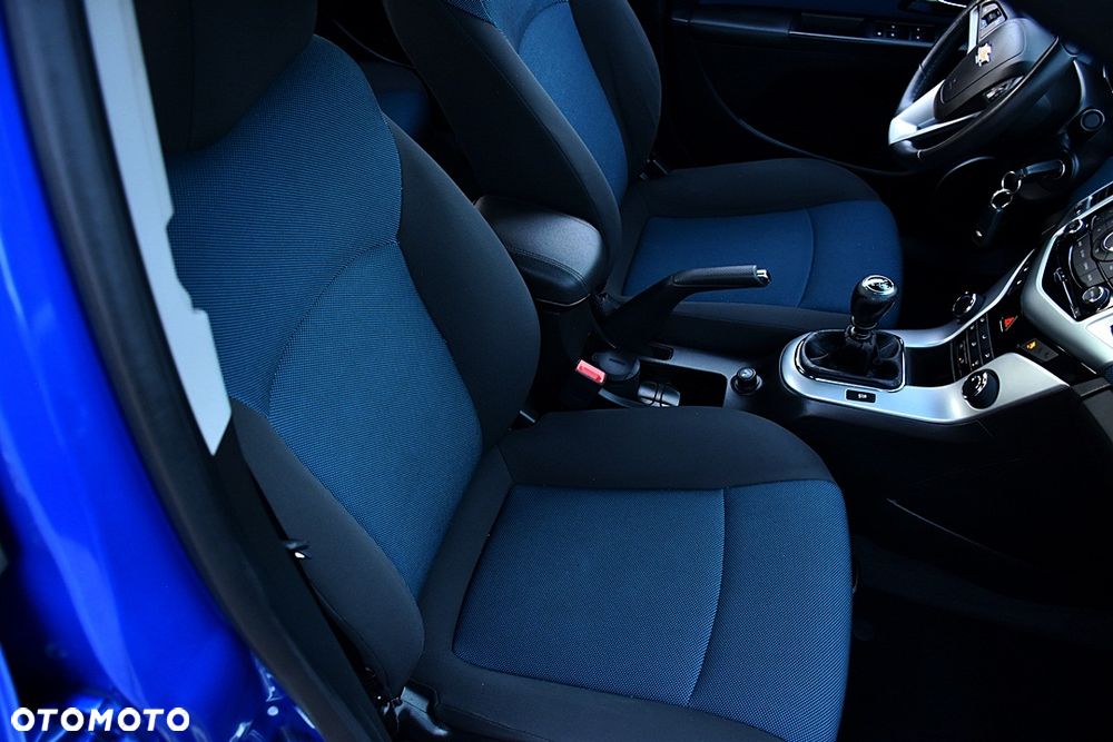Chevrolet Cruze 1.8 LS+ - 31