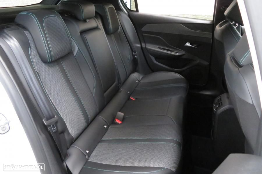 Peugeot 308 1.2 PureTech Allure Pack - 16
