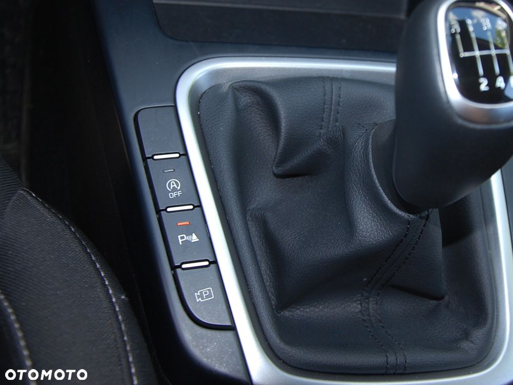 Kia Ceed - 24