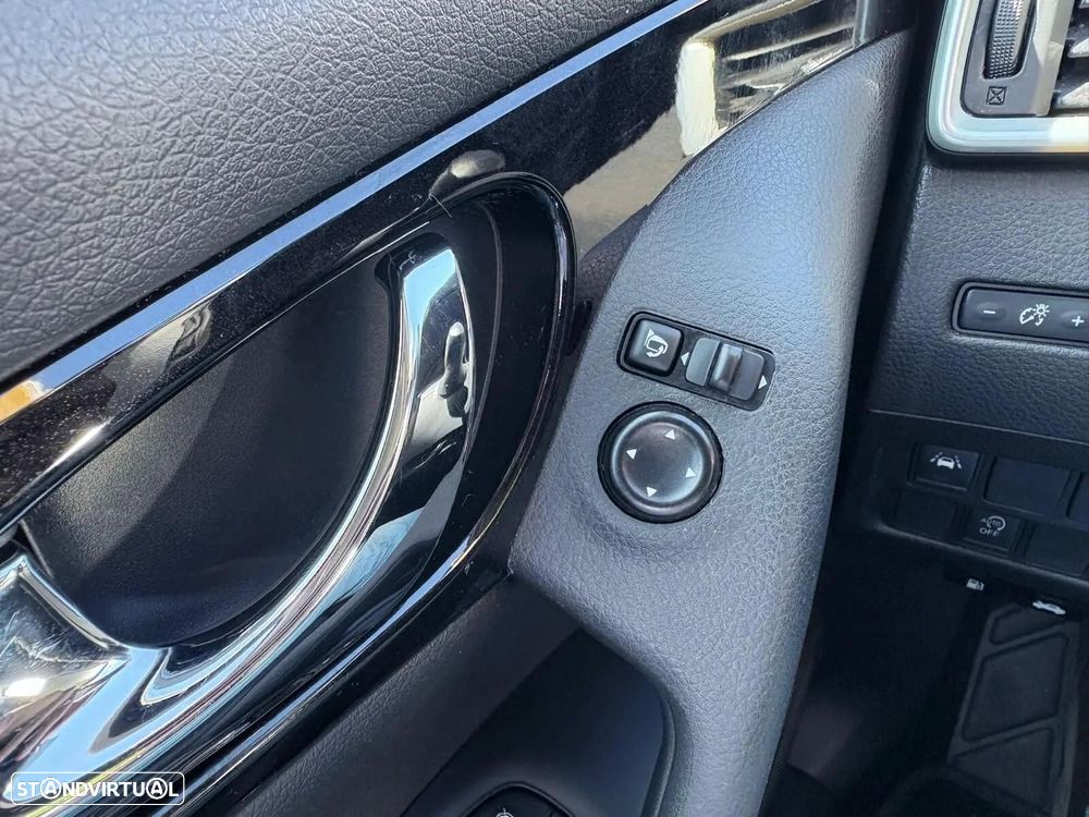 Nissan Qashqai 1.5 dCi N-Connecta J18 - 37