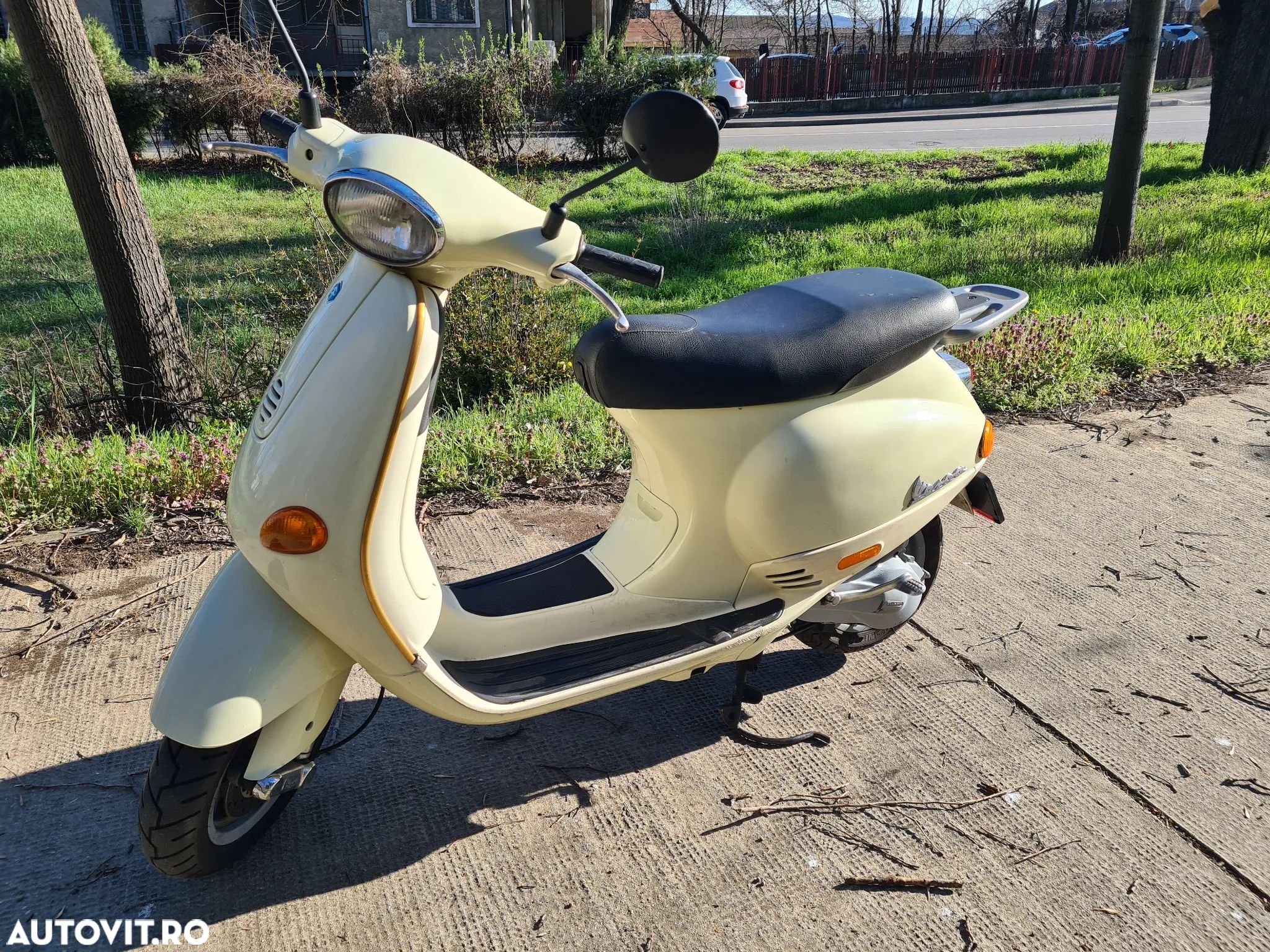 Piaggio Vespa - 1